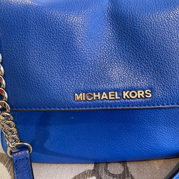 MICHAEL KORS LEATHER CROSSBODY - Picture 5 of 9